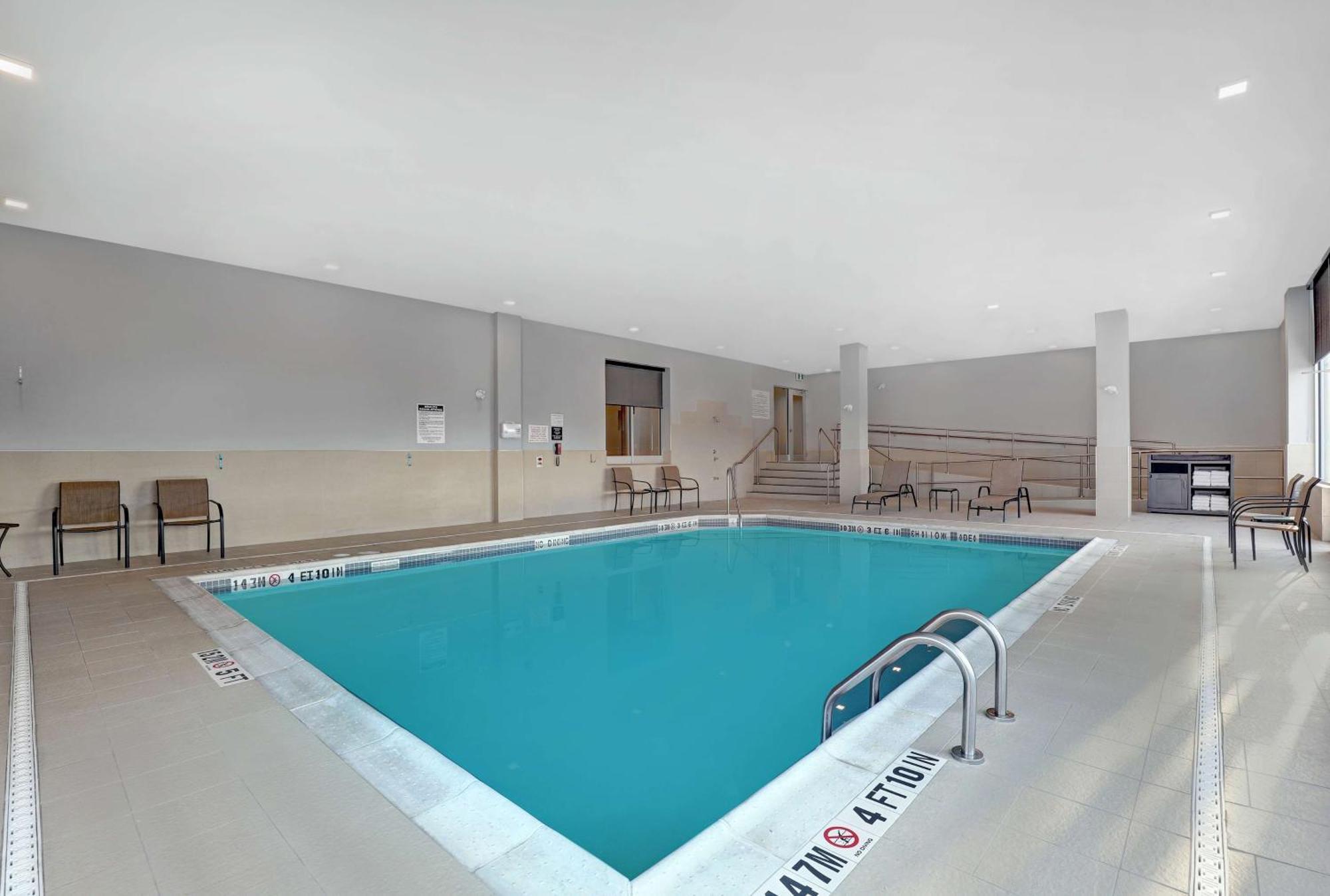 Hampton Inn & Suites Belleville Exteriör bild